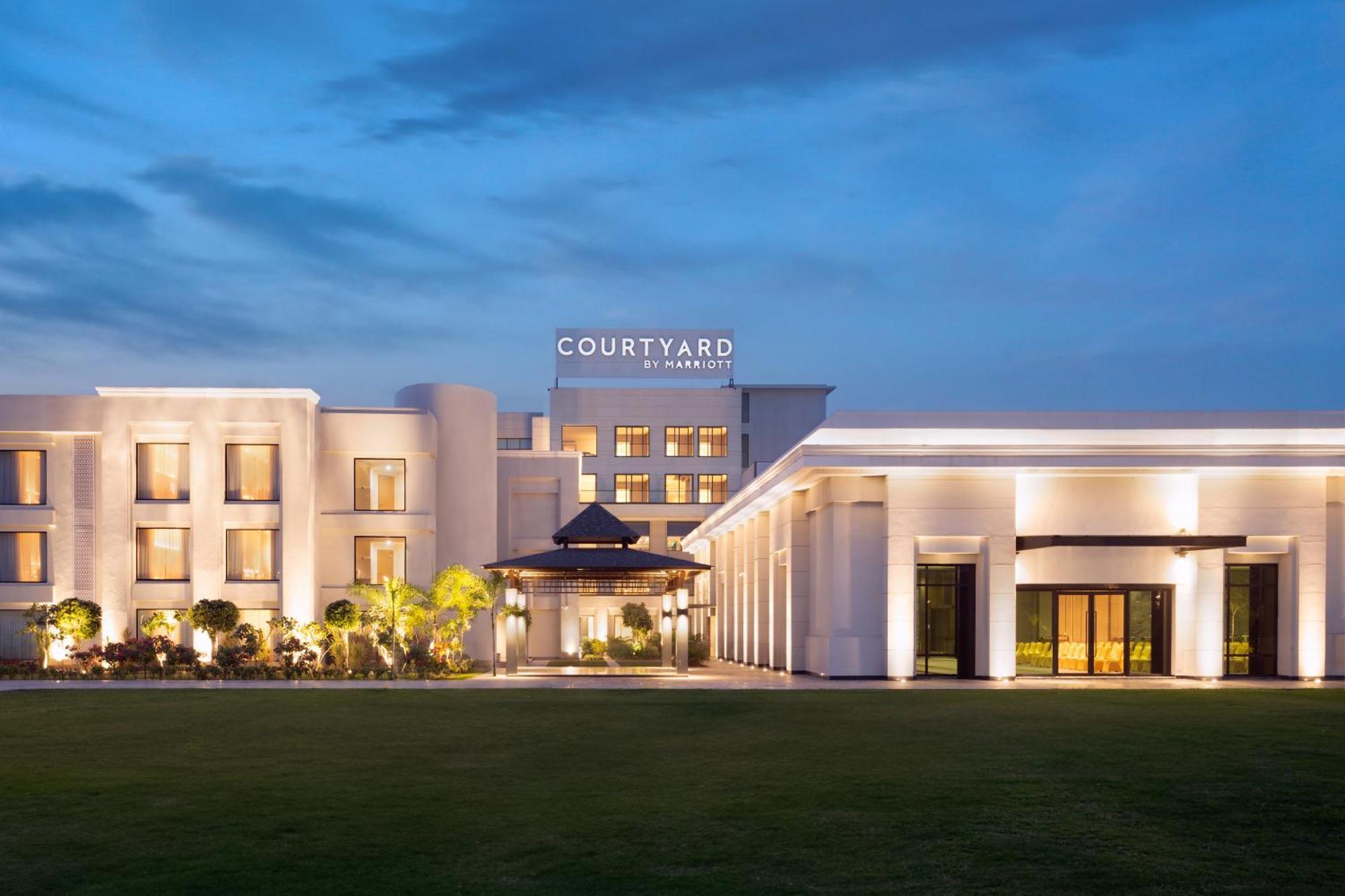 מלון Courtyard By Marriott גורקפור מראה חיצוני תמונה