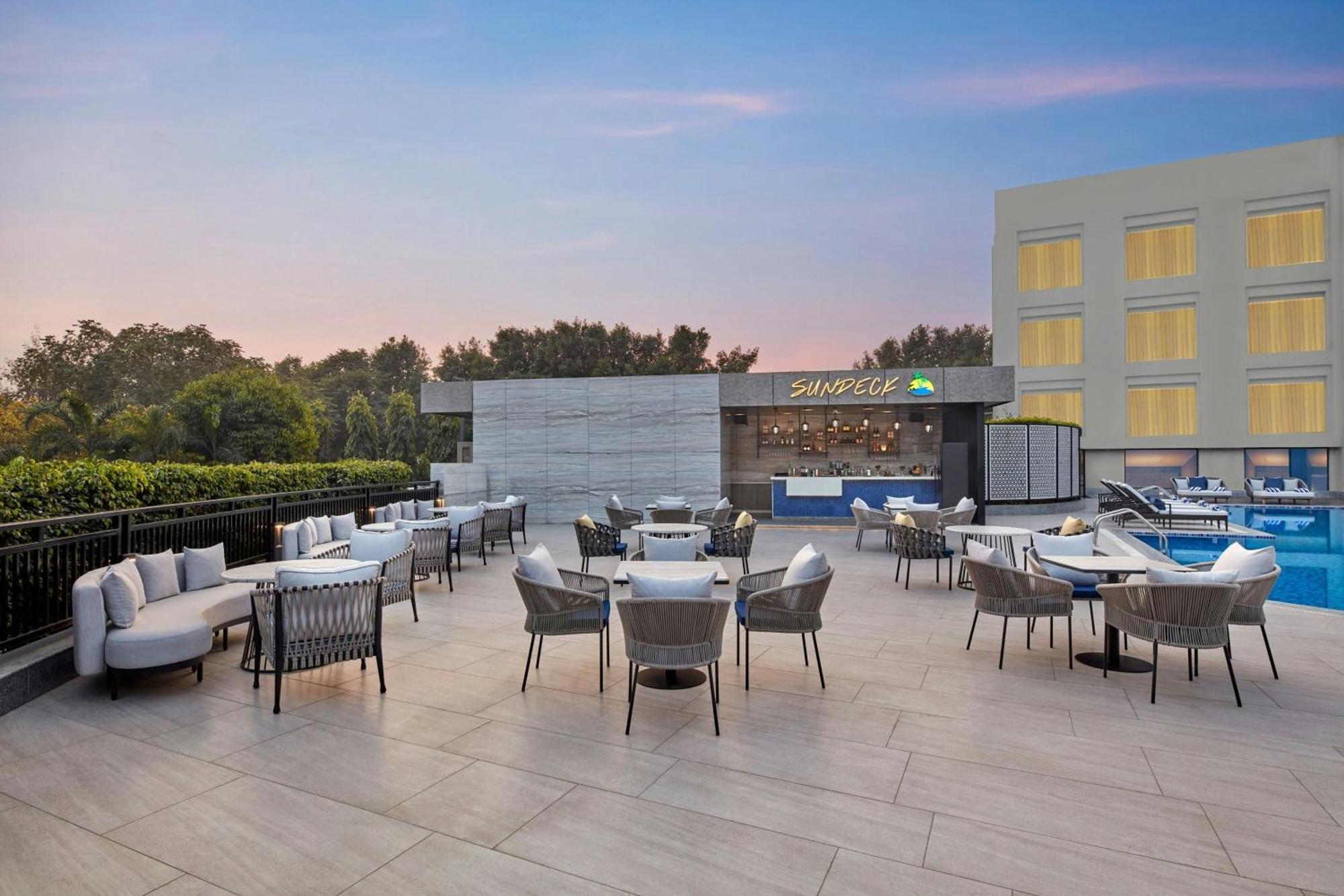 מלון Courtyard By Marriott גורקפור מראה חיצוני תמונה